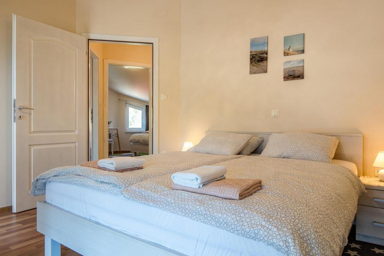 Apartments Sum Mora Vir Kültér fotó